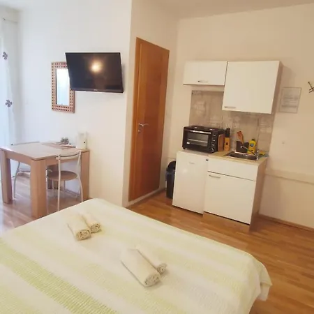 Vjeko Apartamento *
